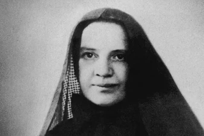francisca_xavier_cabrini_2212 Madre Cabrini em preto e branco com véu sobre a cabeça.