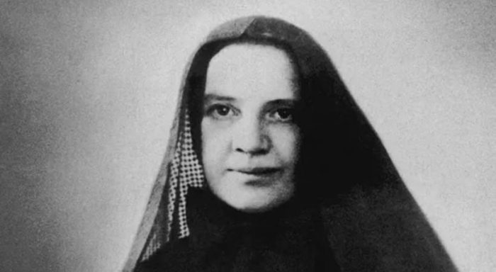 francisca_xavier_cabrini_2212 Madre Cabrini em preto e branco com véu sobre a cabeça.
