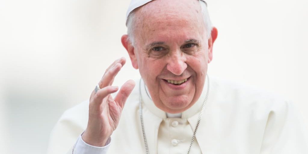 papa (5) Papa Francisco sorrindo e acenando