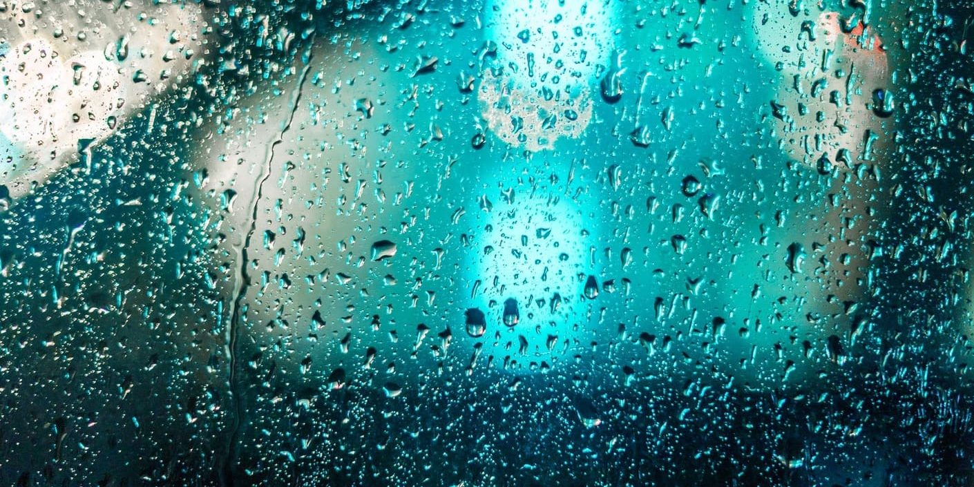 Vidro molhado de chuva