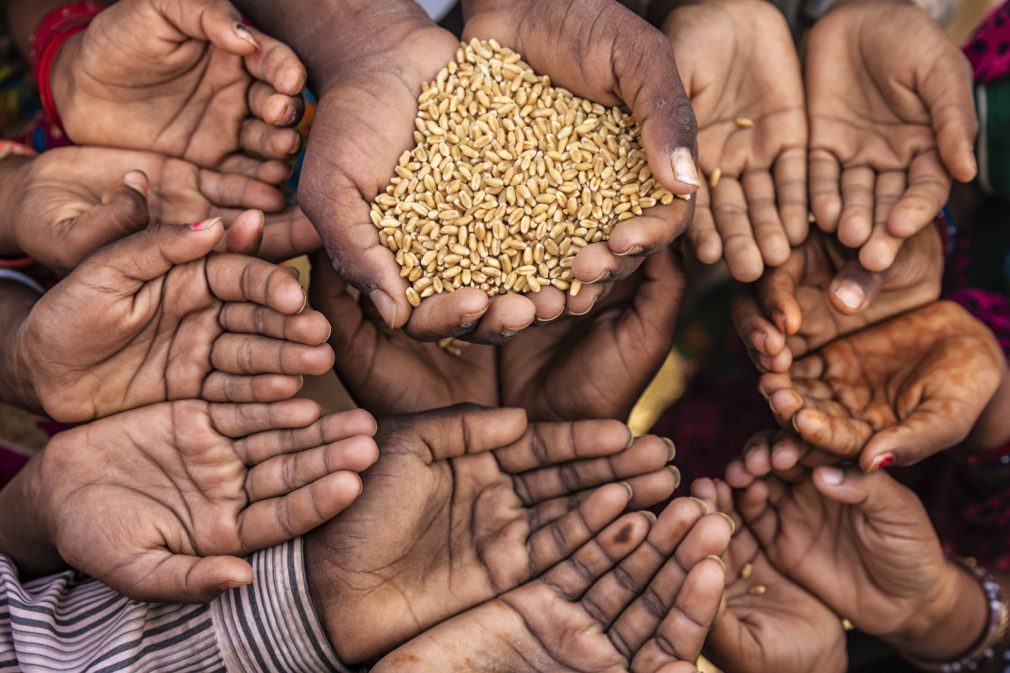 Poor Indian children asking for food, India