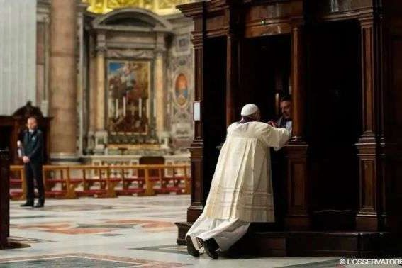 FranciscoConfesion2014_LOsservatoreRomano_110315