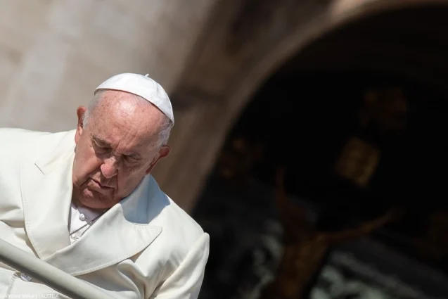Pope-Francis-during-his-weekly-general-audience-April-19-2023-Antoine-Mekary-ALETEIA-AM_4977