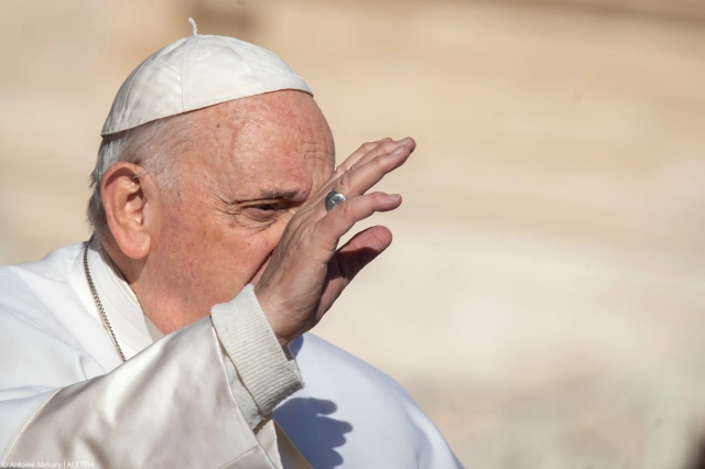 Pope-Francis-during-his-weekly-general-audience-April-26-2023-Antoine-Mekary-ALETEIA-AM_5107
