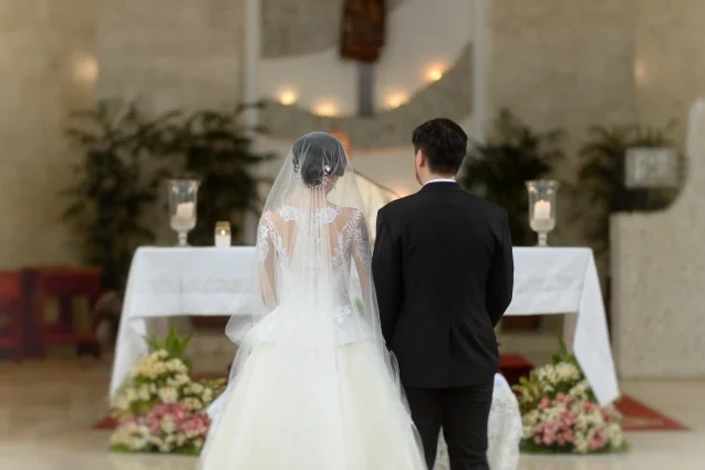 bride-and-groom-catholic-wedding
