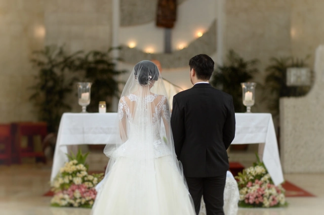 bride-and-groom-catholic-wedding