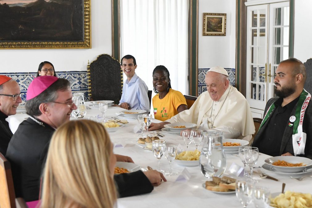 PORTUGAL – POPE FRANCIS DURING LUNCH WITH YOUTH AT THE APOSTOLIC NUNCIATURE IN LISBON – 2023/8/4