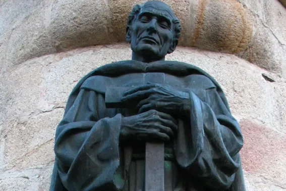 EstatuaSaoPedrodeAlcantara_Wikipedia