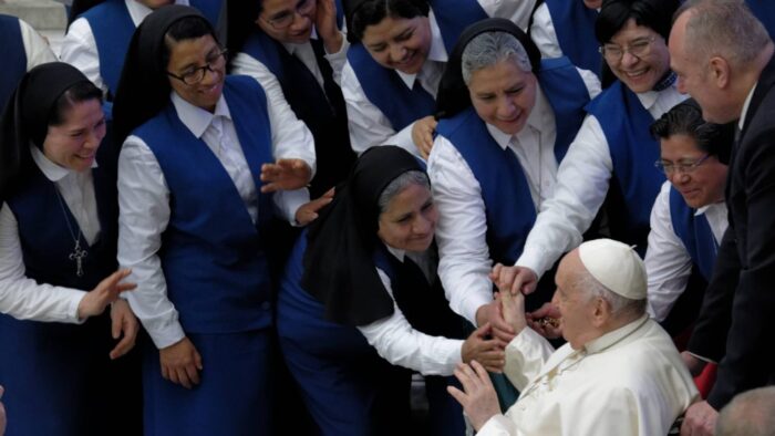 mulheres-igreja-fotoMassimo-Valicchia_NurPhotoNO-USE-FRANCE-1536×864