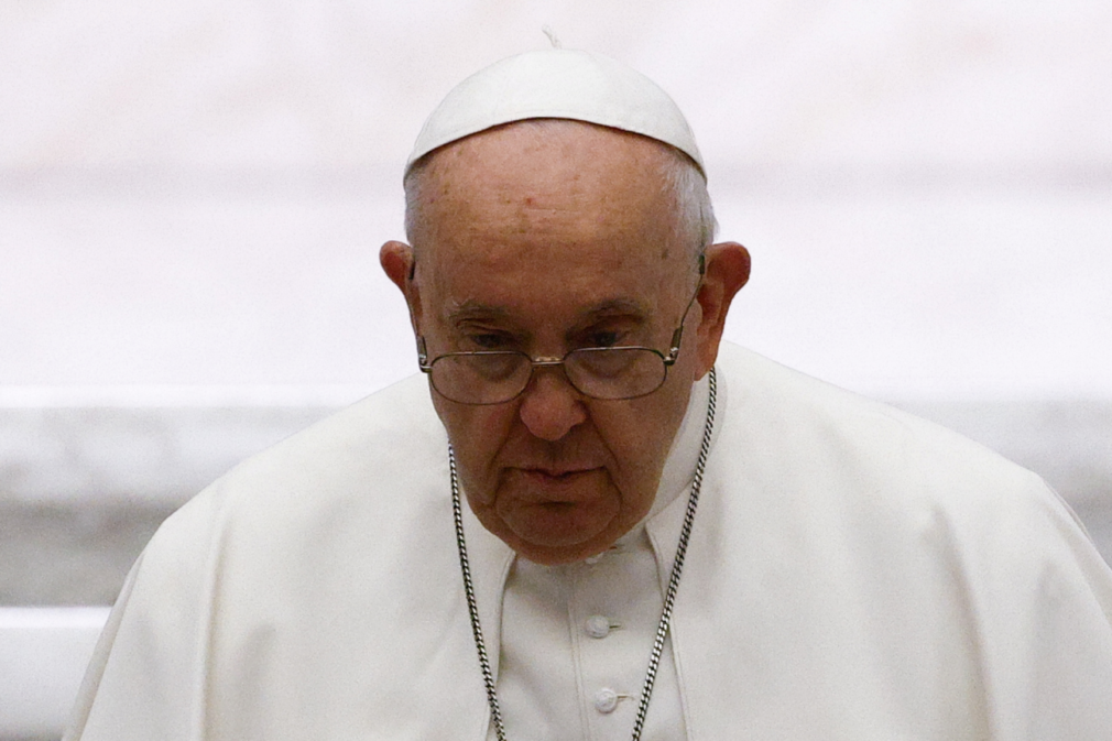 papa-francisco-serio-triste-sinodo-sinodalidade-_-foto-REUTERS-Gugliemo-Mangiapane-1536×864