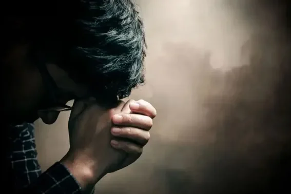 Exorcista-tentaciones-diablo-oracion-Shutterstock-02032023
