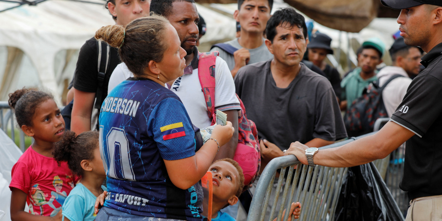 migrantes-na-estacao-de-acolhimento-em-lajas-brancas-panama-_-foto-REUTERS-Aris-Martinez-1536×864