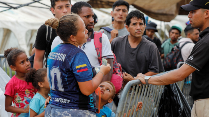 migrantes-na-estacao-de-acolhimento-em-lajas-brancas-panama-_-foto-REUTERS-Aris-Martinez-1536×864