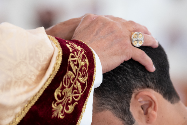 ordenação-sacerdote-padre-sacerdocio_paula-dizaro-CN