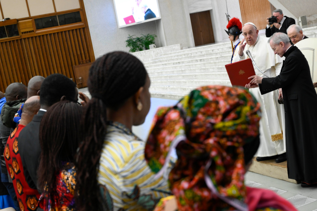 papa-francisco-audiencai-comunidade-nigeriana-em-roma-_-foto-Vatican-Media-IPA-Sipa-USA-via-Reuters-Connect-1536×864