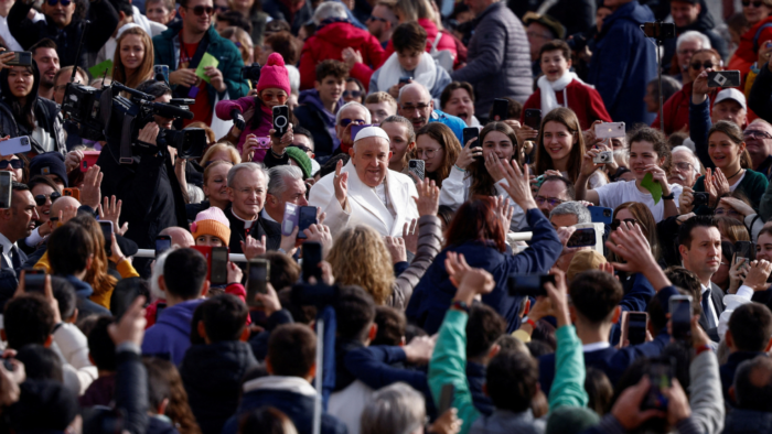 papa-francisco-povo-audiencia-geral-13-marco-03-2024-_-foto-REUTERS-Guglielmo-Mangiapane-1536×864