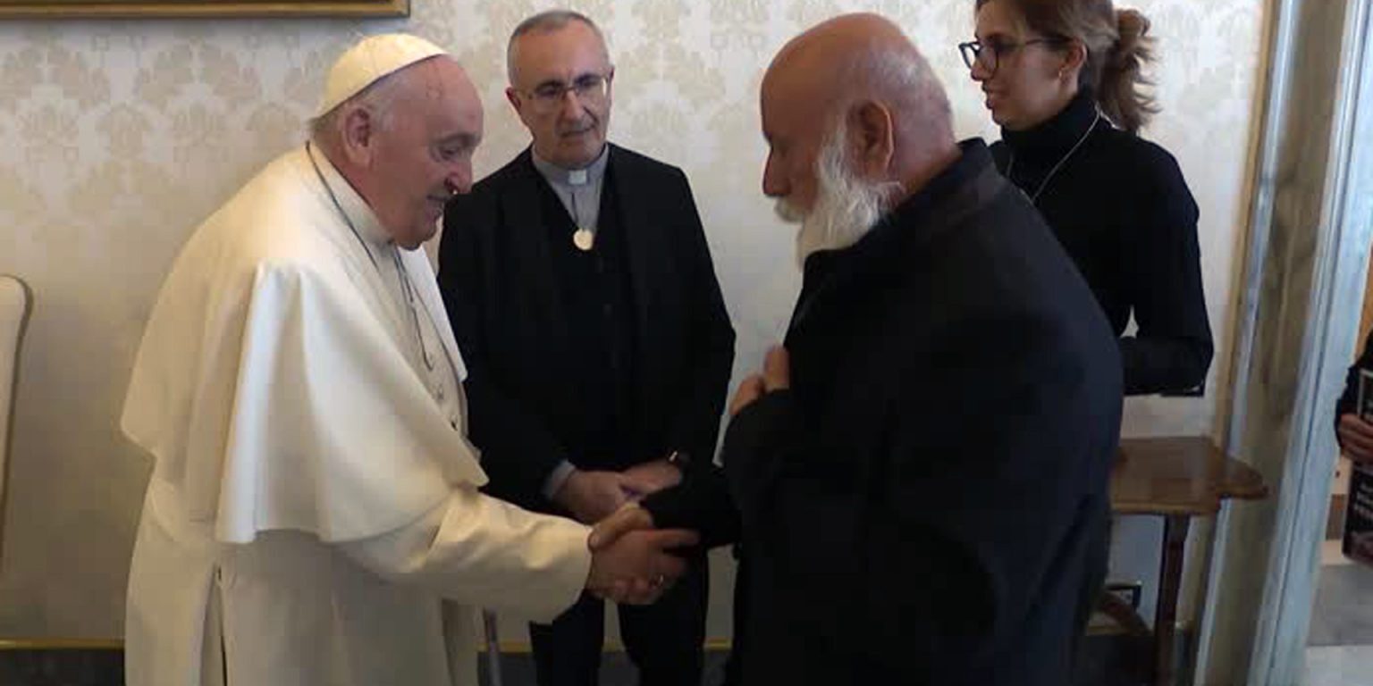 Papa_Francisco_familias_israelenses_Reuters-1536×864