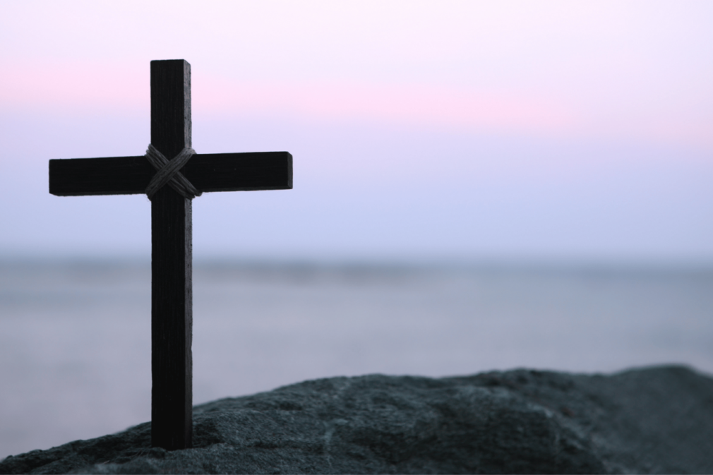 cruz-solitaria-_-foto-canva-1536×864