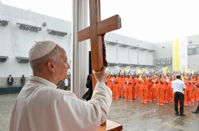 Papa volta a condenar a pena de morte e se une a quem luta pela abolição da prática no mundo