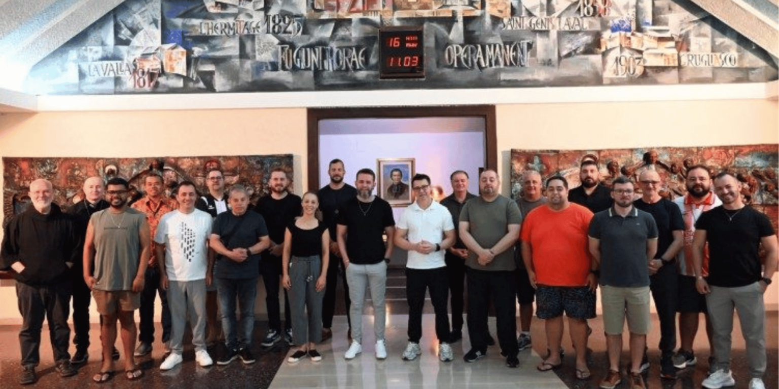 irmaos-maristas-do-brasil-ganham-bencao-do-papa-leao-xiv-1536×864