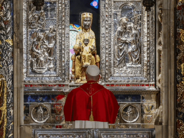 “Maria nos ensina a permitir que Cristo nos transforme”, afirma Papa