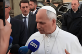 Papa Leão XIV conversou com jornalista ao final da tarde desta terça-feira, 16, antes de deixar Castel Gandolfo /Foto: Reprodução Reuters