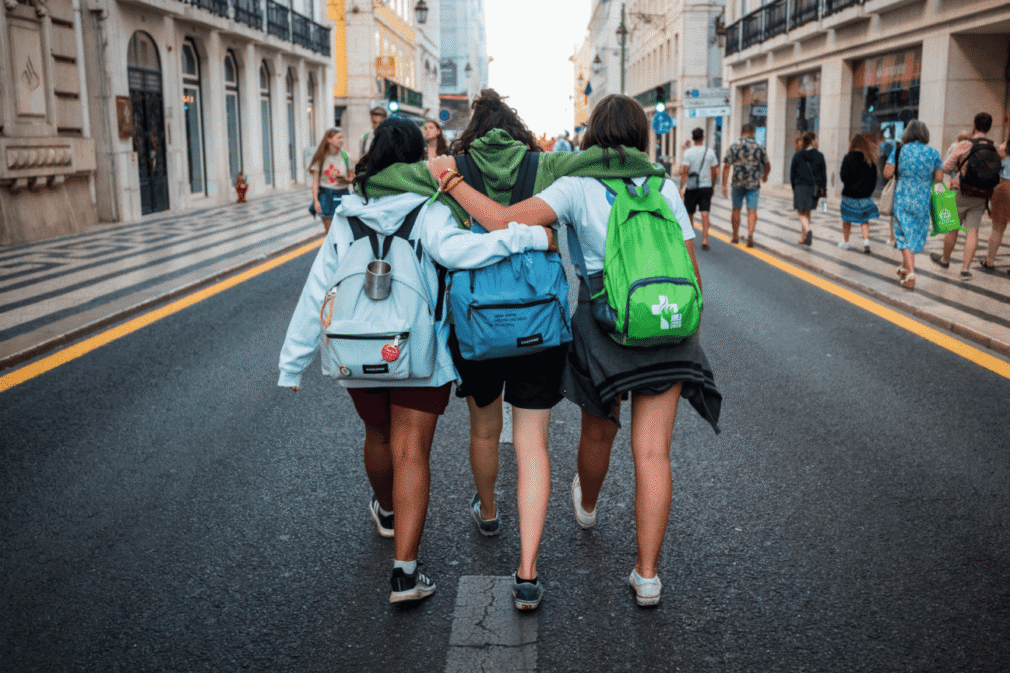 amigas-abracadas-_-foto-vytautas-markunas-via-pexels-1536×864