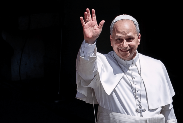 Vida comunitária exige amor e partilha de tudo, afirma Papa
