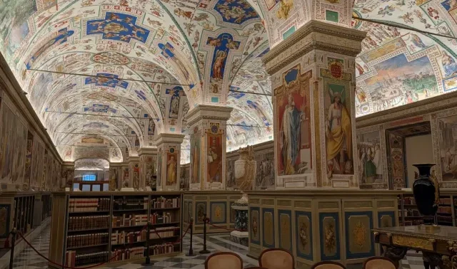 Leão XIV inaugura exposição sobre água na Biblioteca do Vaticano no dia de seu aniversário