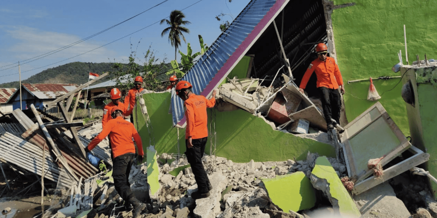 equipes-de-resgate-terremoto-indonesia-basarnas-anadolu-via-reuters-connect-1536×864