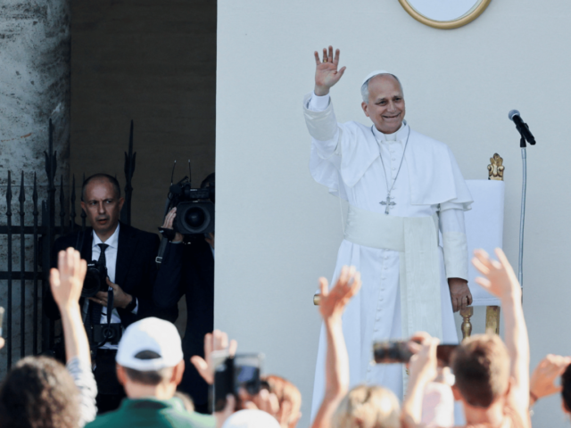 Em visita a Assis, Papa responde perguntas de jovens e os encoraja na fé