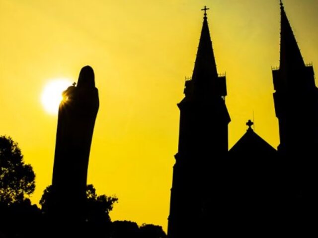 Missa tradicional ganha força entre jovens católicos do Vietnã