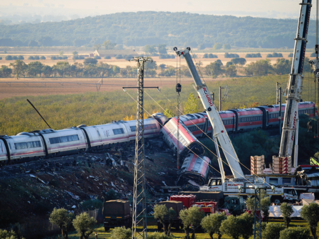 Papa reza por vítimas do acidente de trem na Espanha